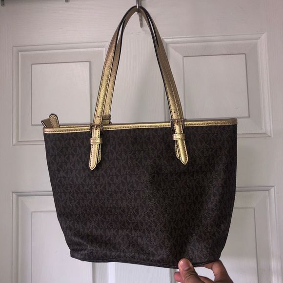 MICHAEL MICHAEL KORS 'snap Pocket' Bag In DARK Brown / GOLD, MSRP $198 - Picture 4 of 9